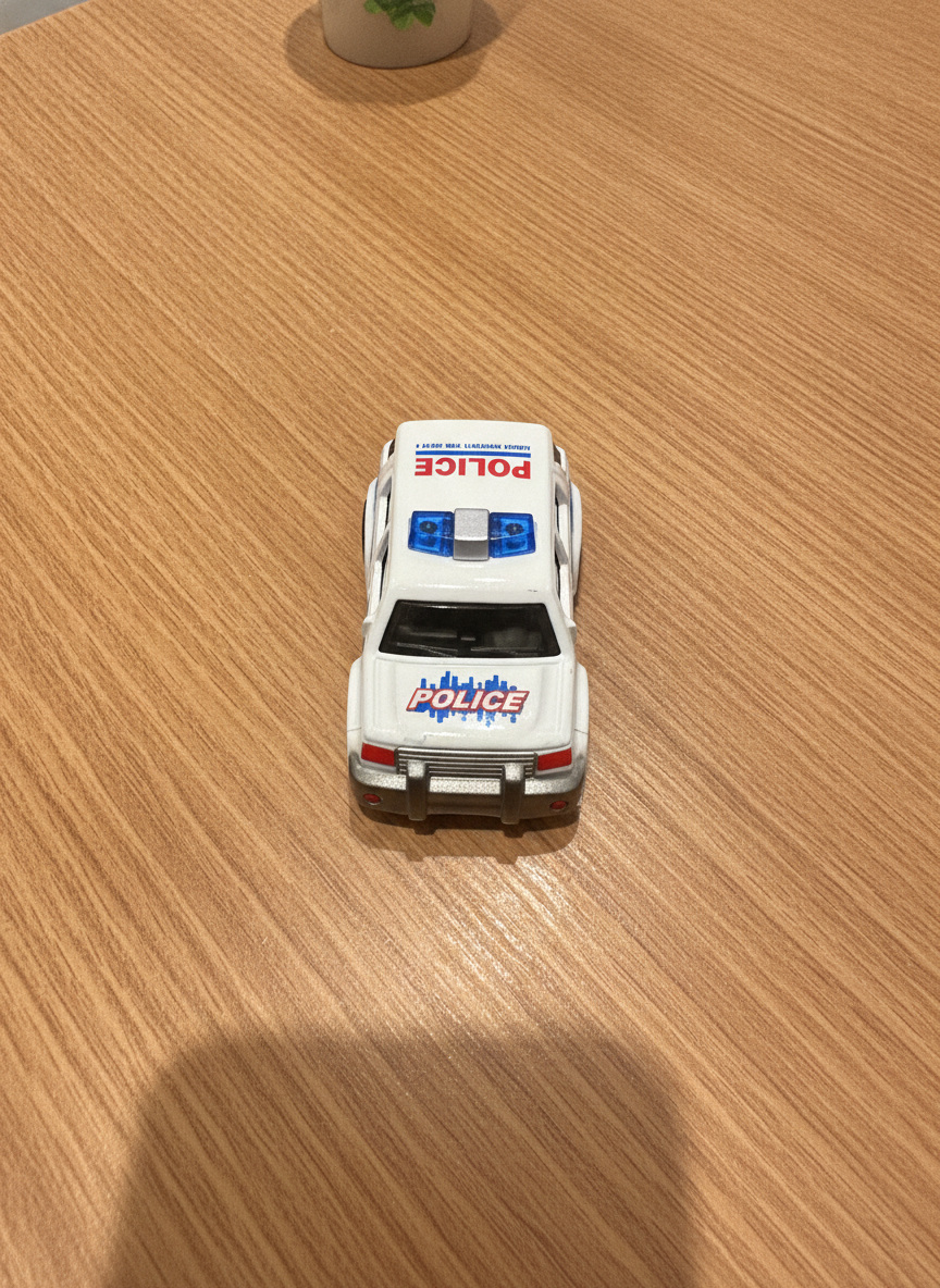 Die-Cast Police SUV with Pull Back Function (1:64 Scale)