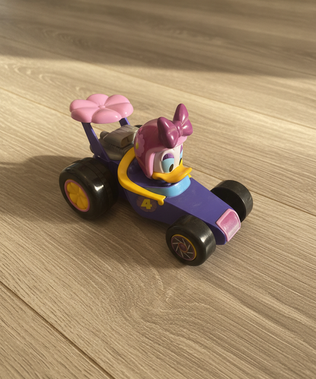 Mickey and the Roadster Racers Daisy Duck Racer