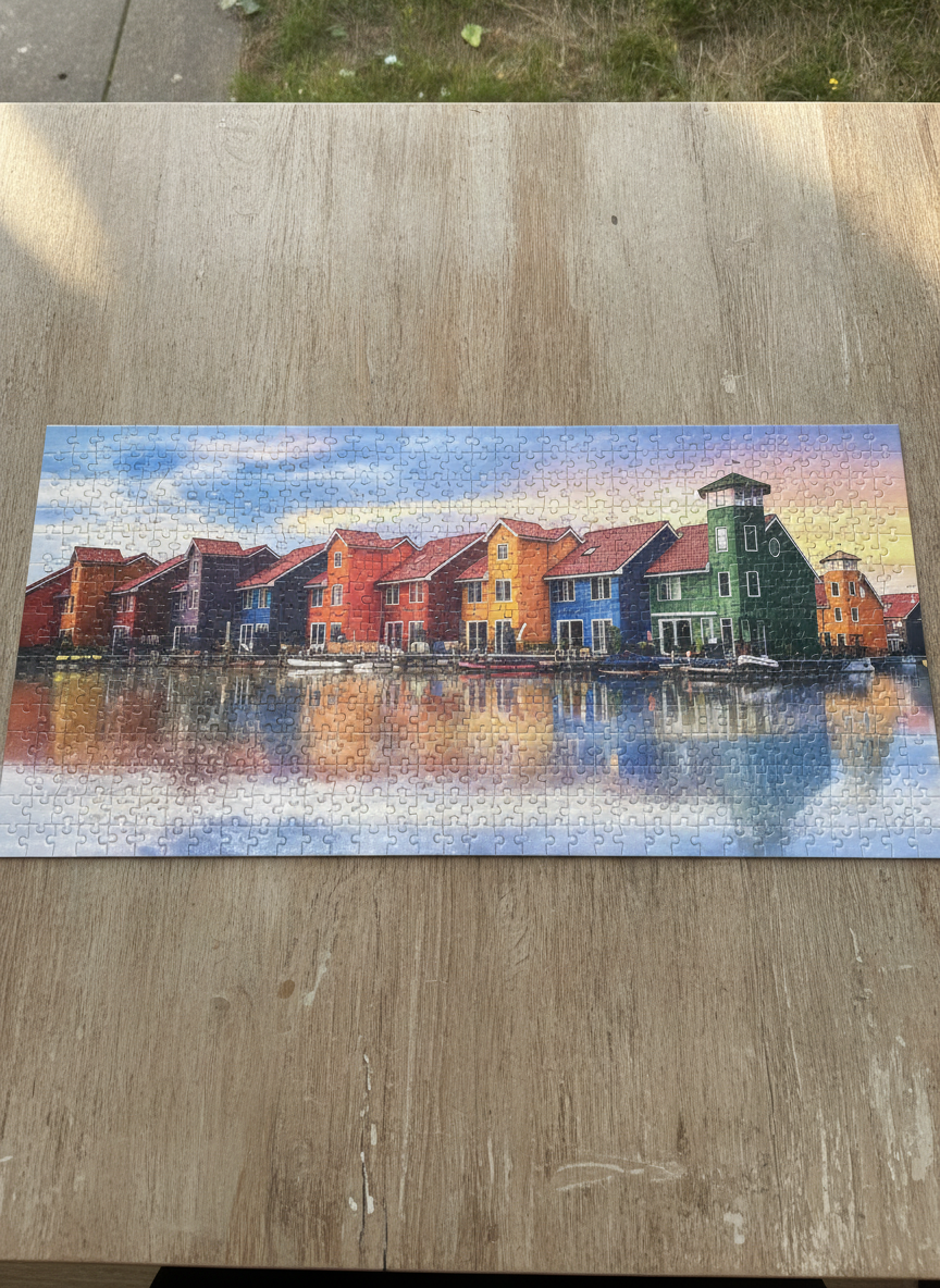 Tref Panorama Puzzle - Colorful Houses by the Water (1000 Pieces)