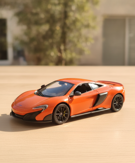 WELLY NEX MODELS 1:24 McLaren 675LT Coupe Die-Cast Model