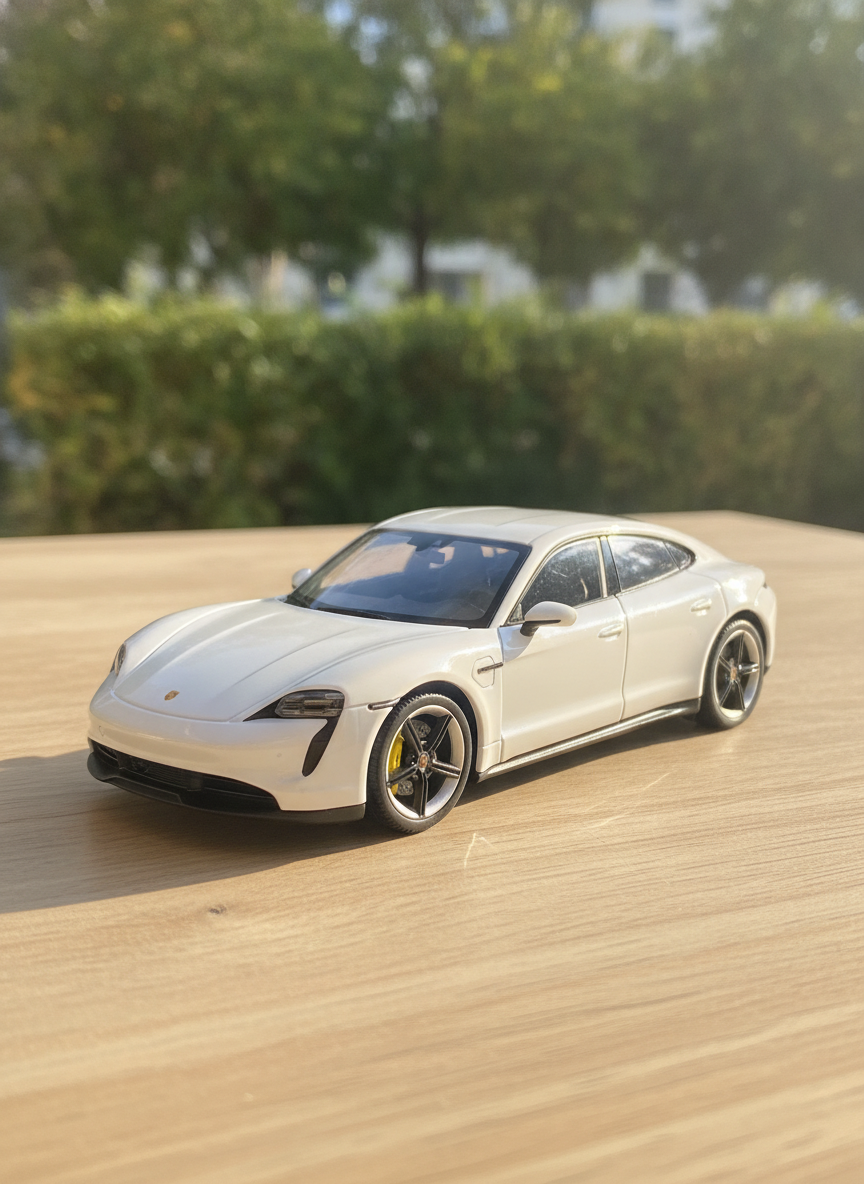 WELLY NEX MODELS 1:24 Porsche Taycan Turbo S Die-Cast Model