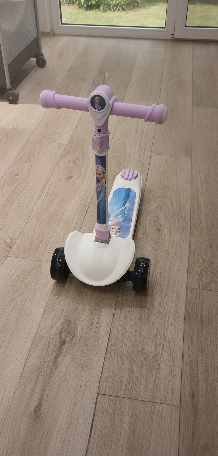 Disney Frozen Elsa & Anna 3-Wheel Scooter (purple)