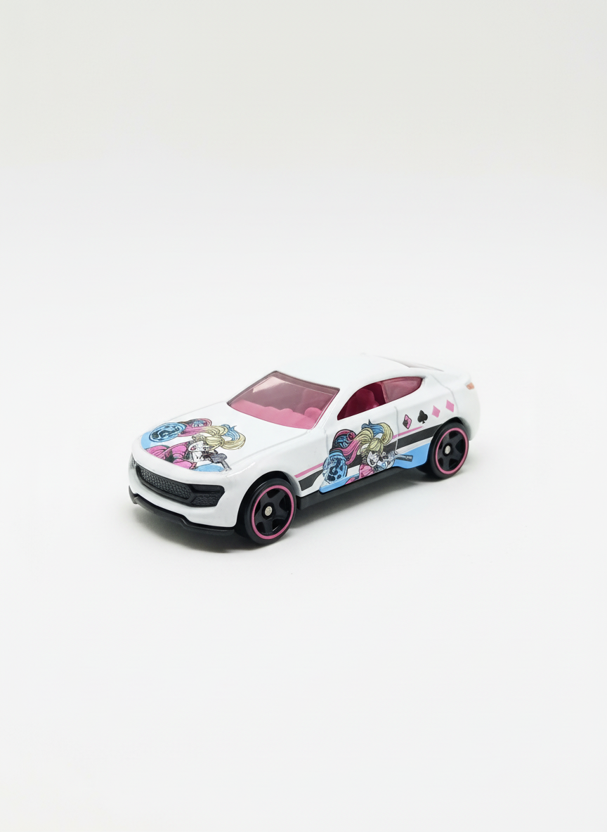 Hot Wheels DC Batman Silver Series Grand Cross - Harley Quinn